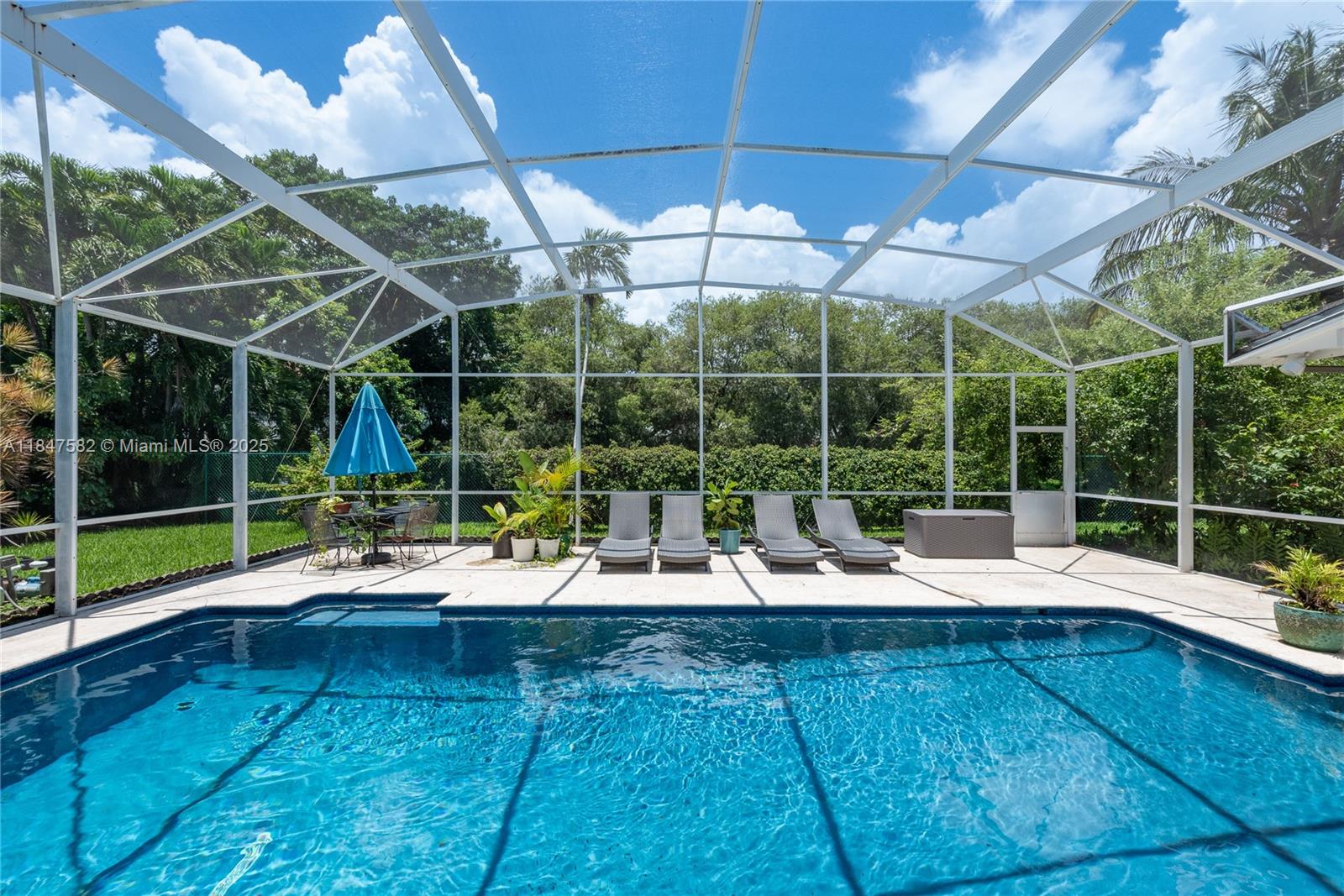 JANEMARY ESTATES - Residential