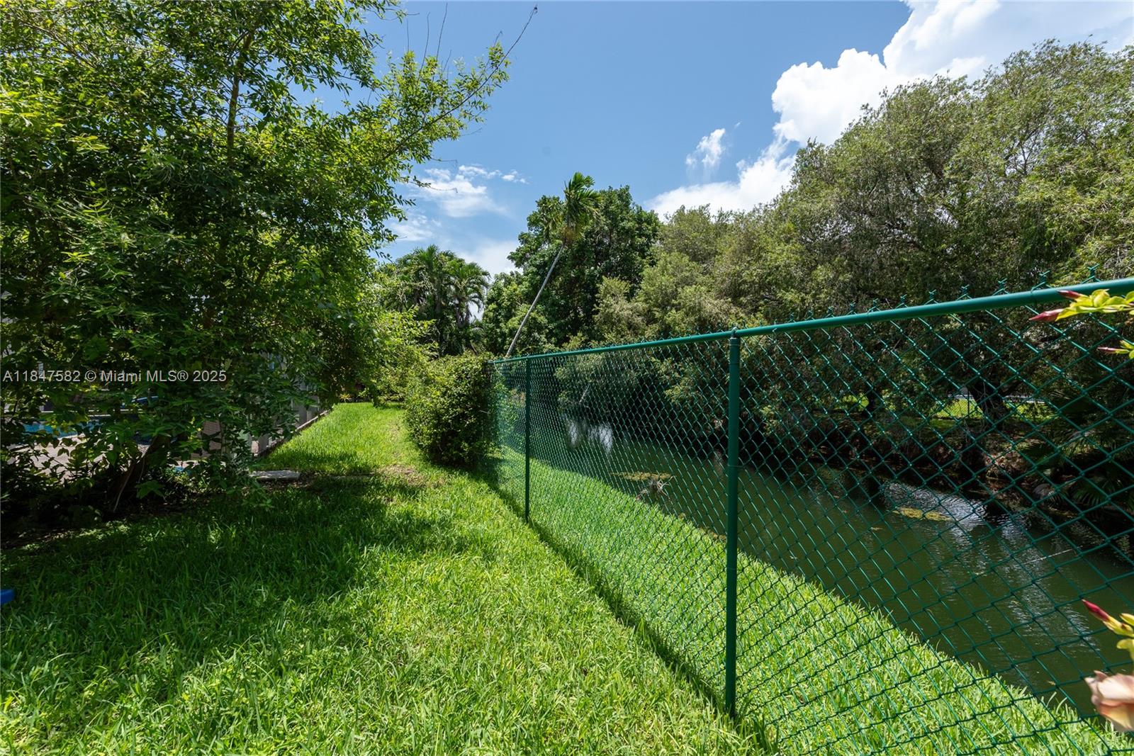 JANEMARY ESTATES - Residential