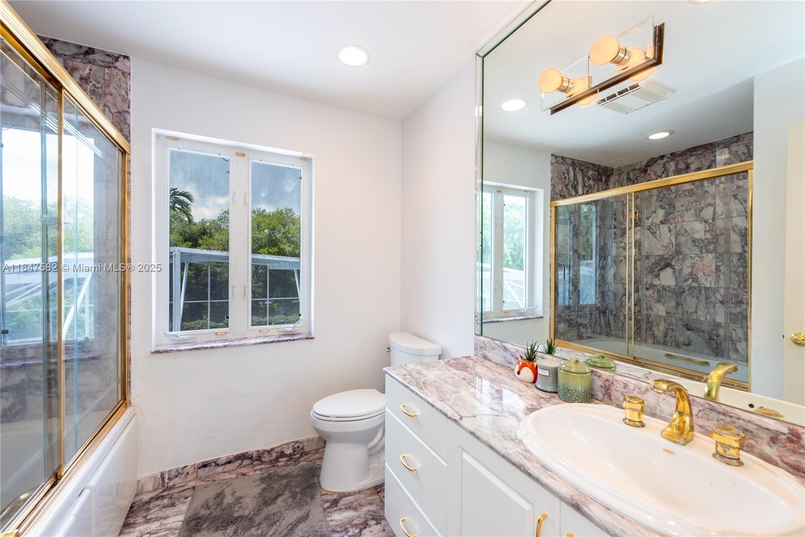 JANEMARY ESTATES - Residential