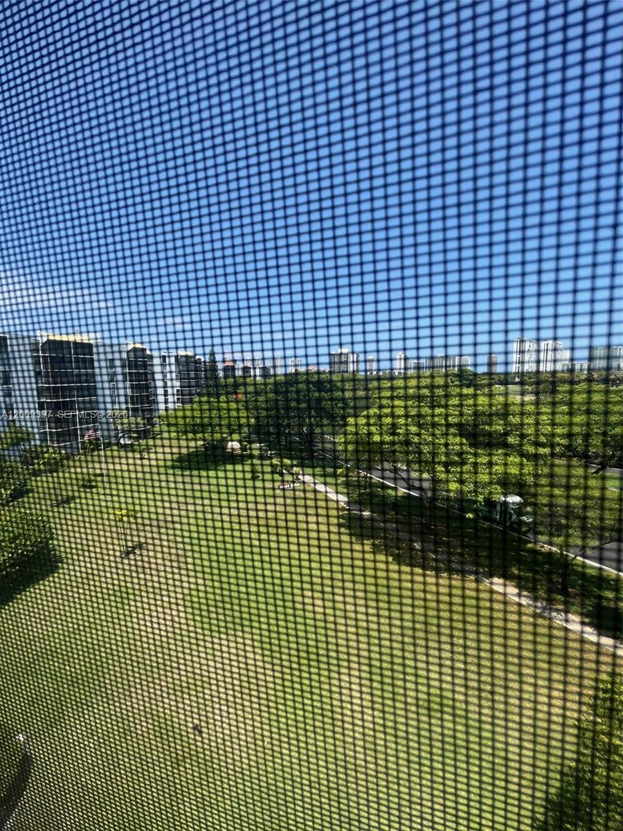 BISCAYA IV CONDO - Residential