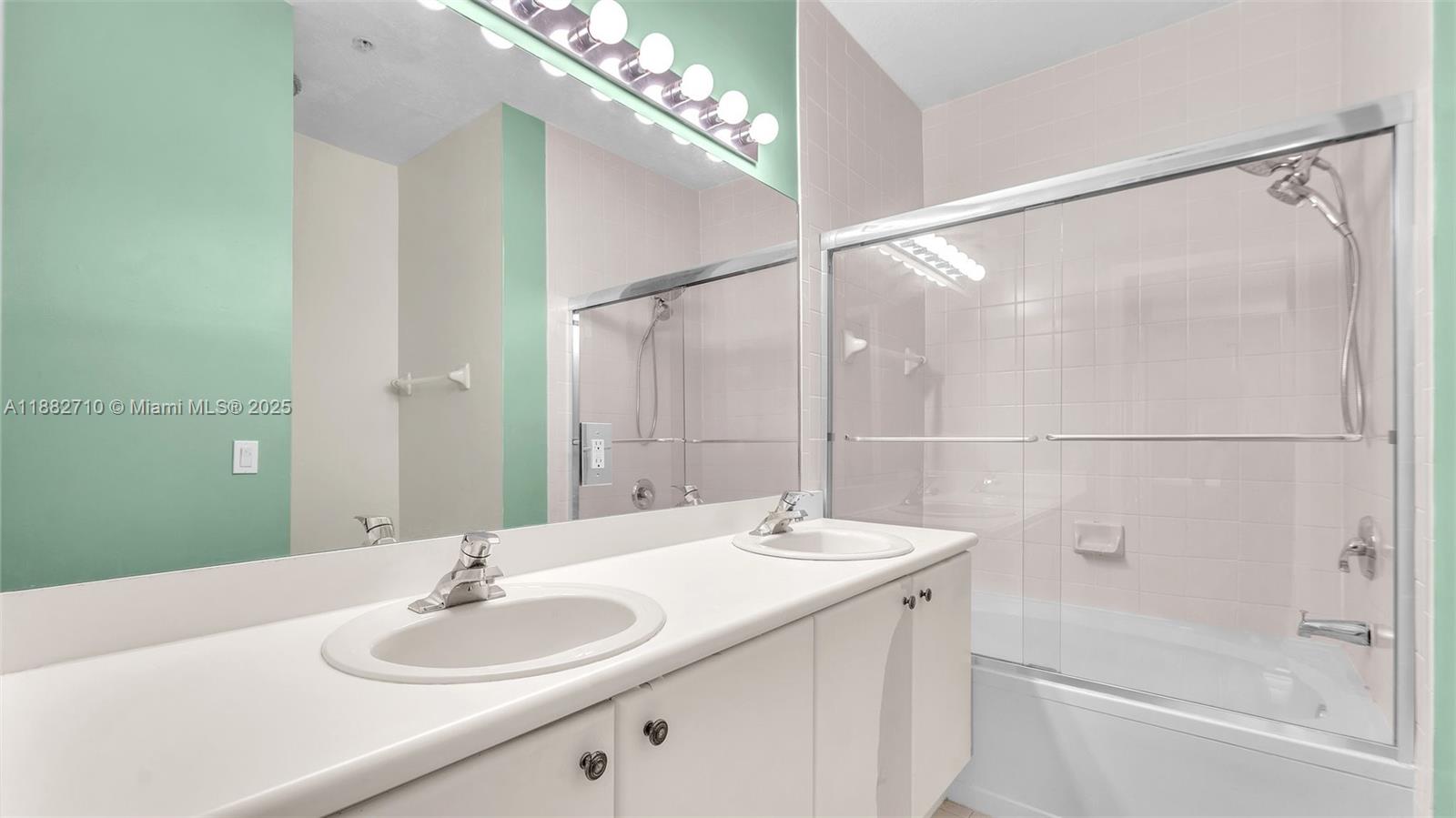 COURTYARDS ONE CONDO - Residential Lease