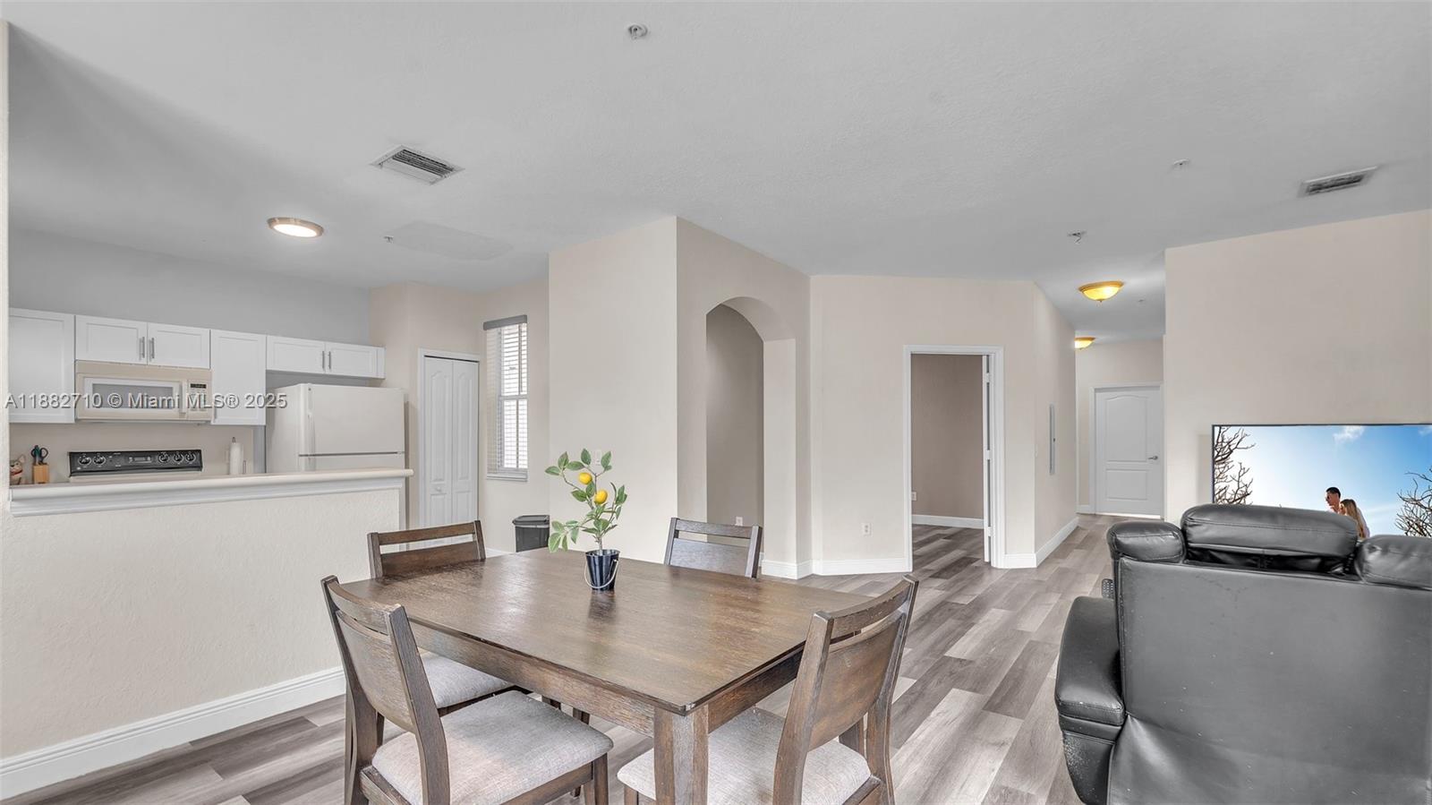 COURTYARDS ONE CONDO - Residential Lease