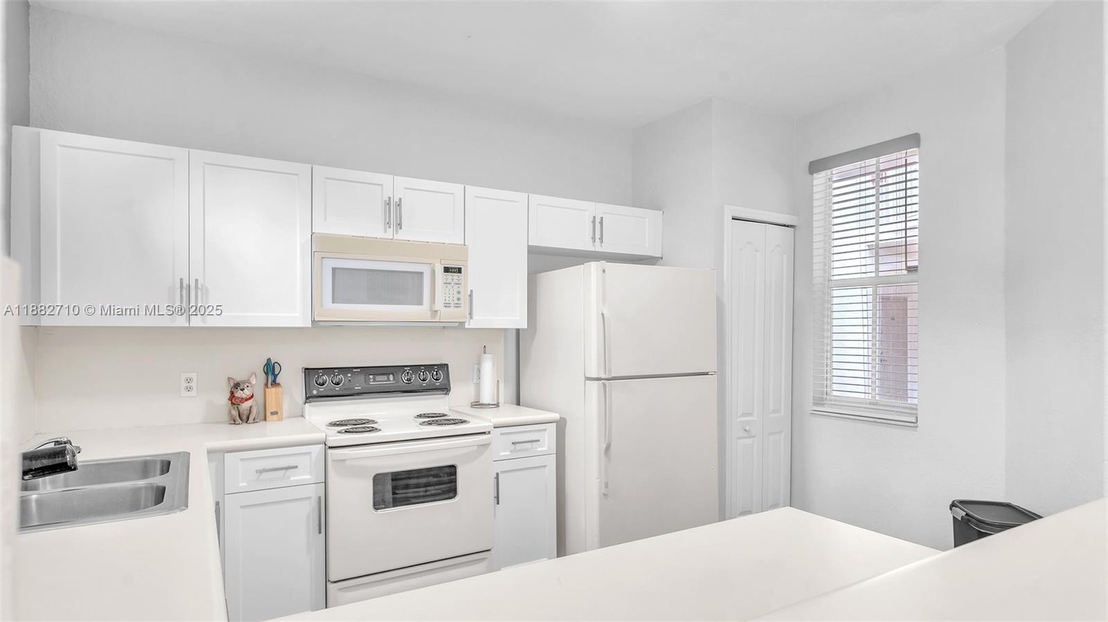 COURTYARDS ONE CONDO - Residential Lease