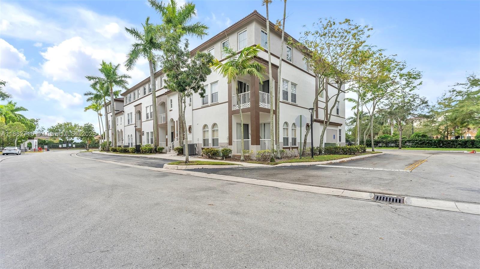 COURTYARDS ONE CONDO - Residential Lease