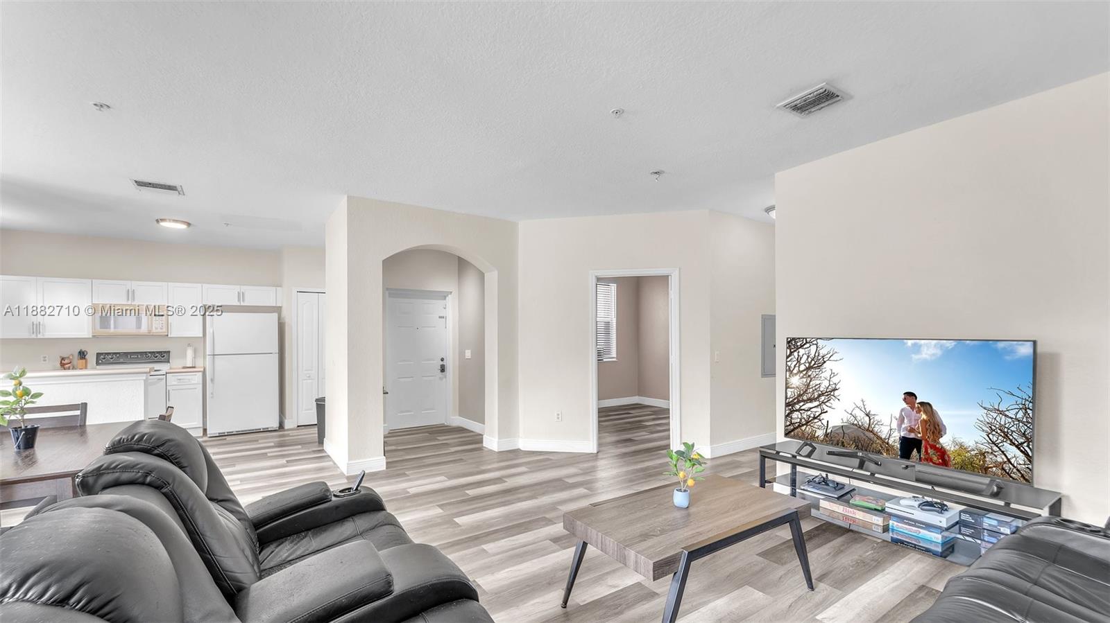 COURTYARDS ONE CONDO - Residential Lease