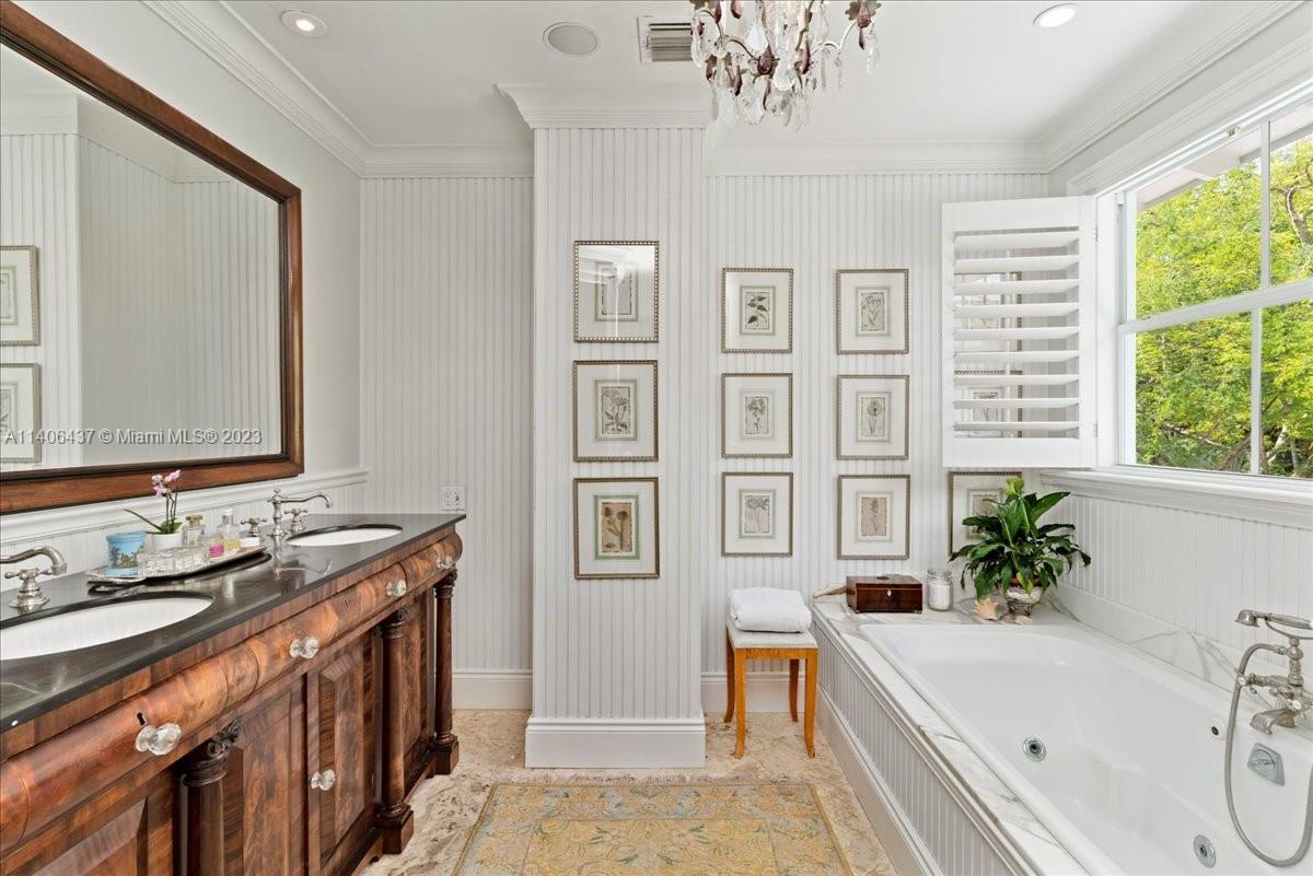 COCOPLUM MANOR - Residential