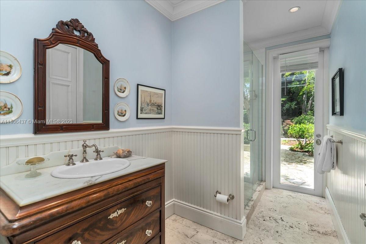 COCOPLUM MANOR - Residential