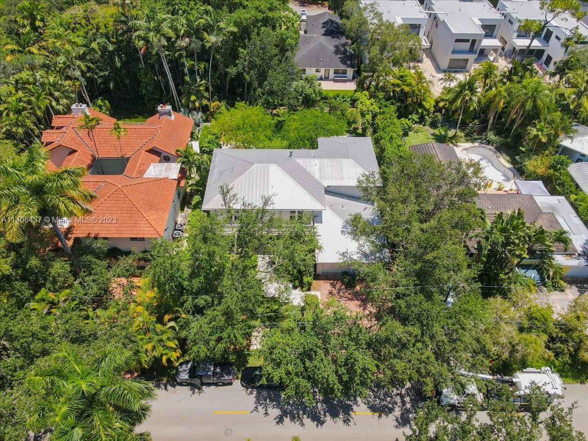 COCOPLUM MANOR - Residential