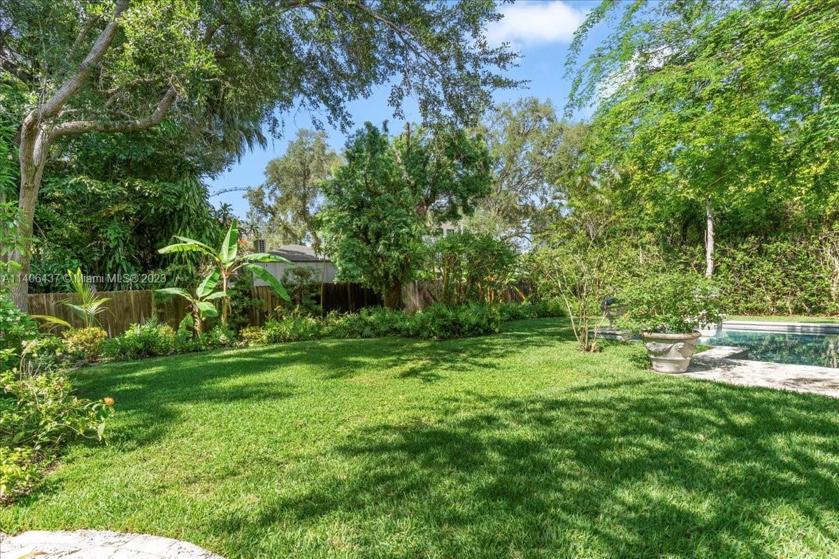 COCOPLUM MANOR - Residential