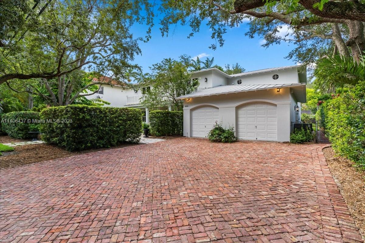 COCOPLUM MANOR - Residential