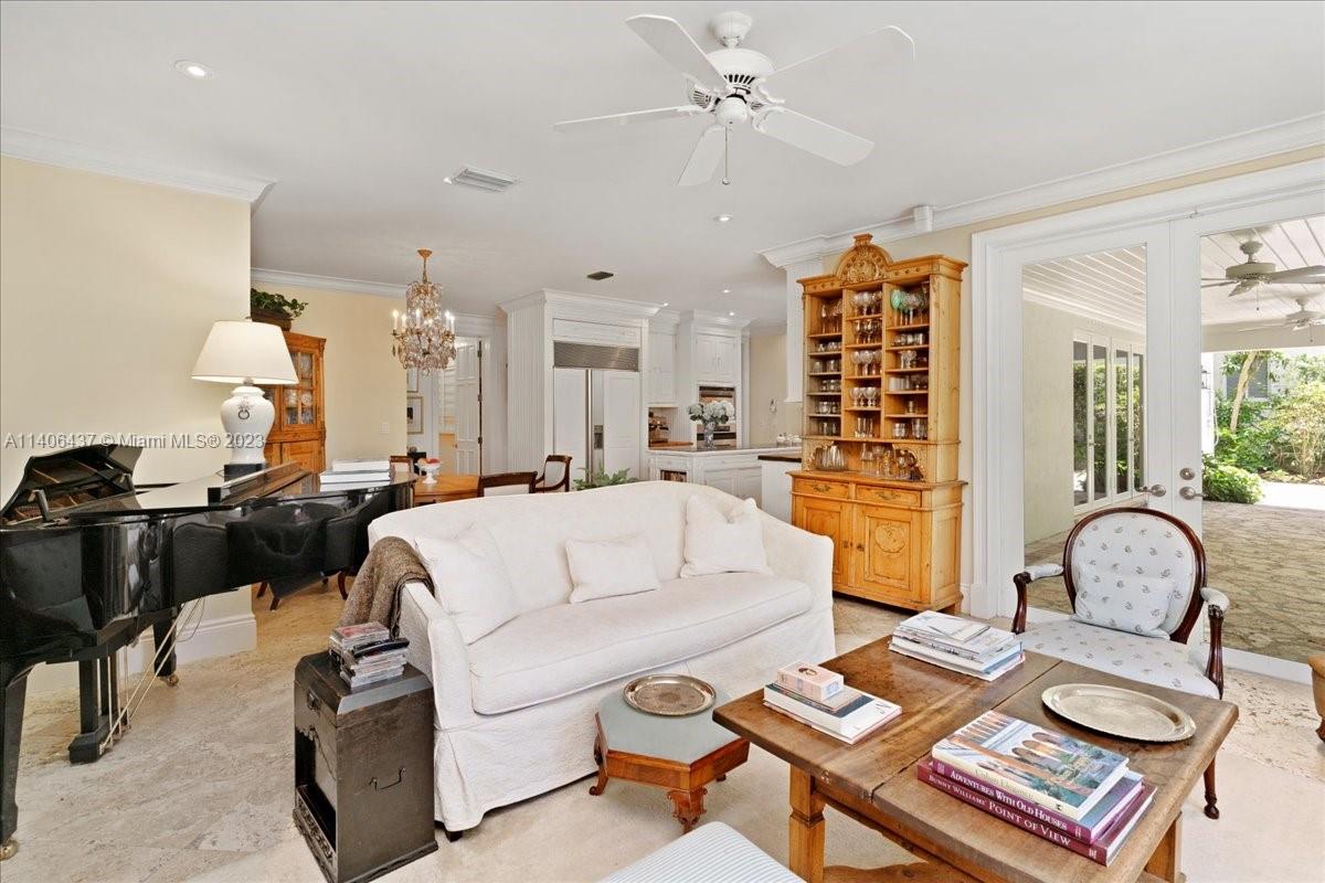 COCOPLUM MANOR - Residential