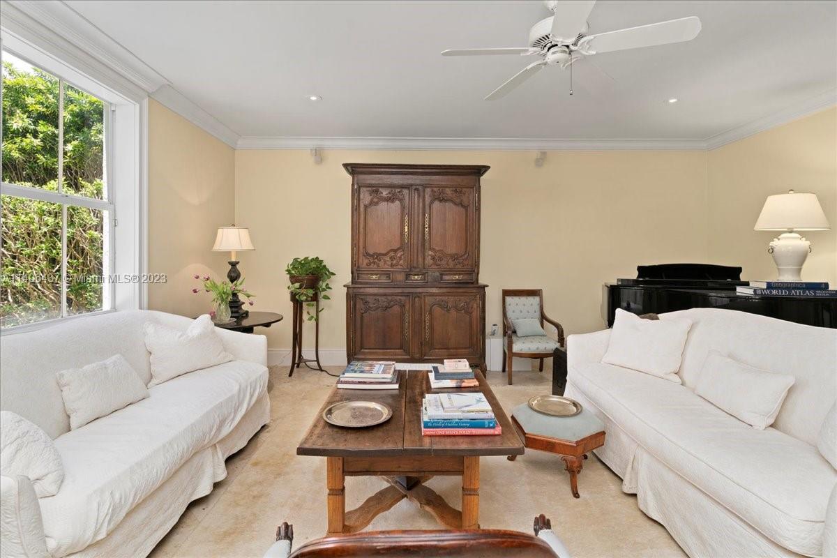 COCOPLUM MANOR - Residential