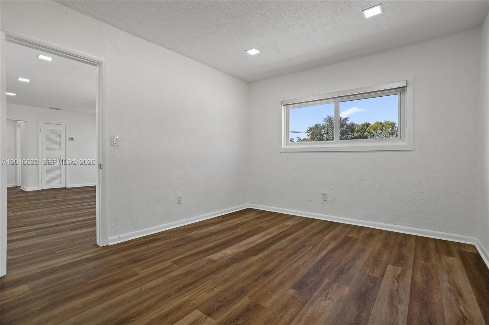 MYRTLE GROVE - Residential