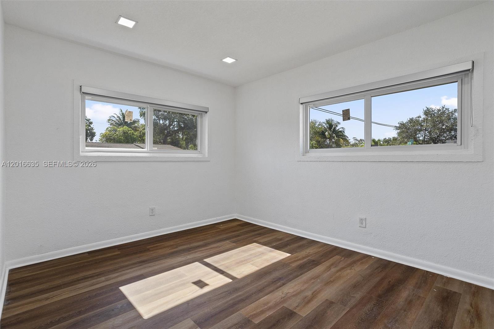 MYRTLE GROVE - Residential