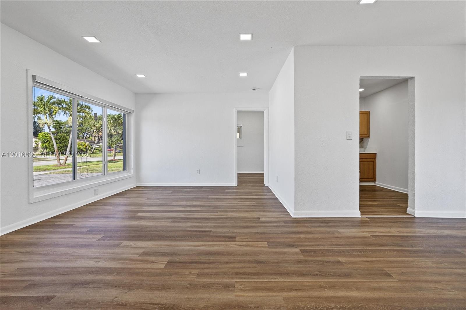 MYRTLE GROVE - Residential