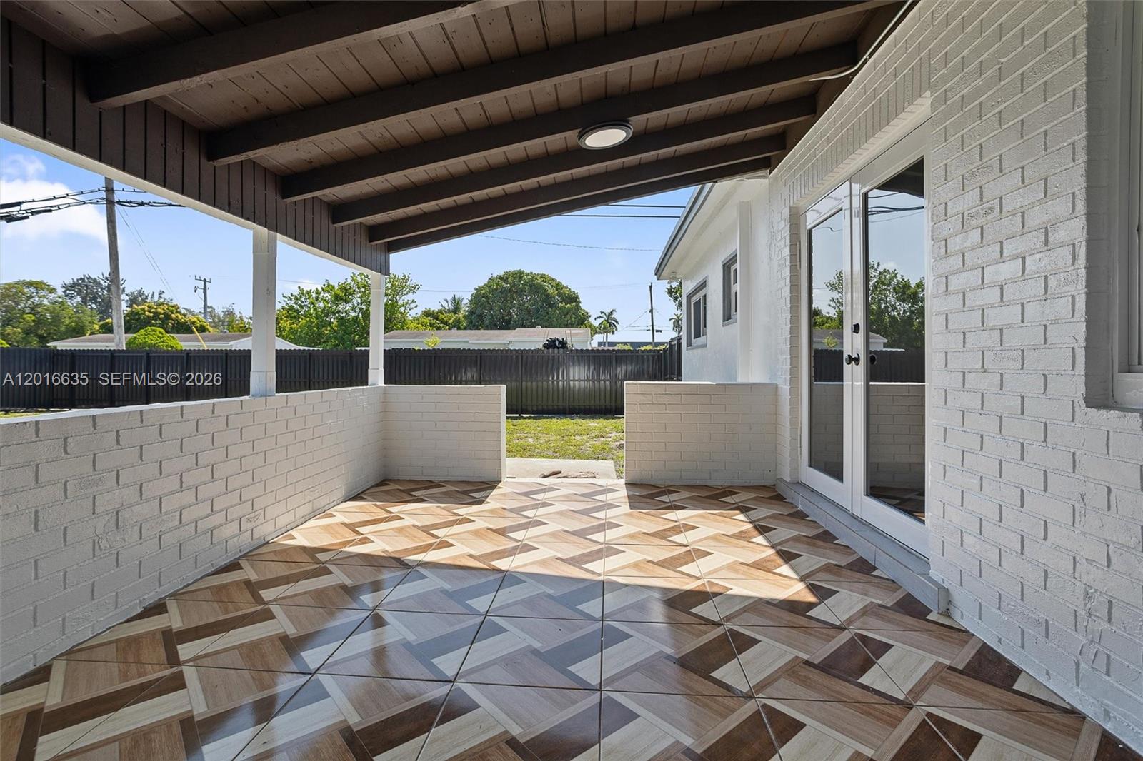 MYRTLE GROVE - Residential