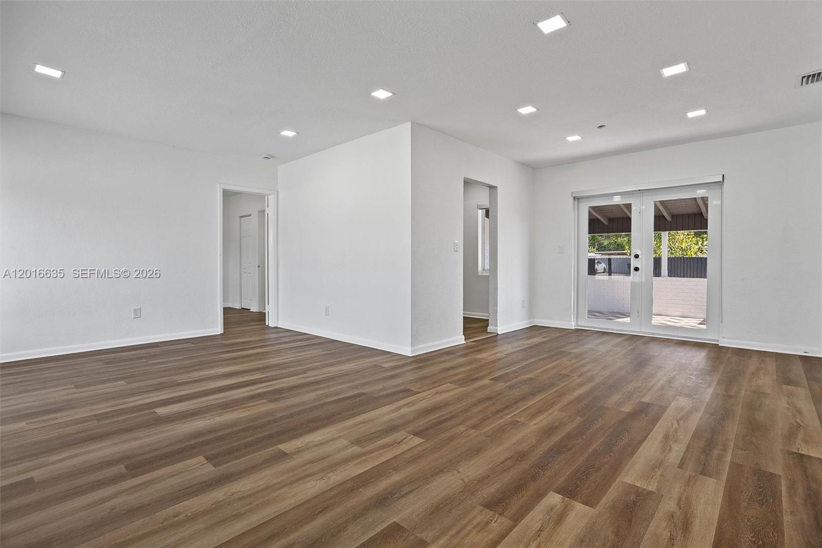 MYRTLE GROVE - Residential