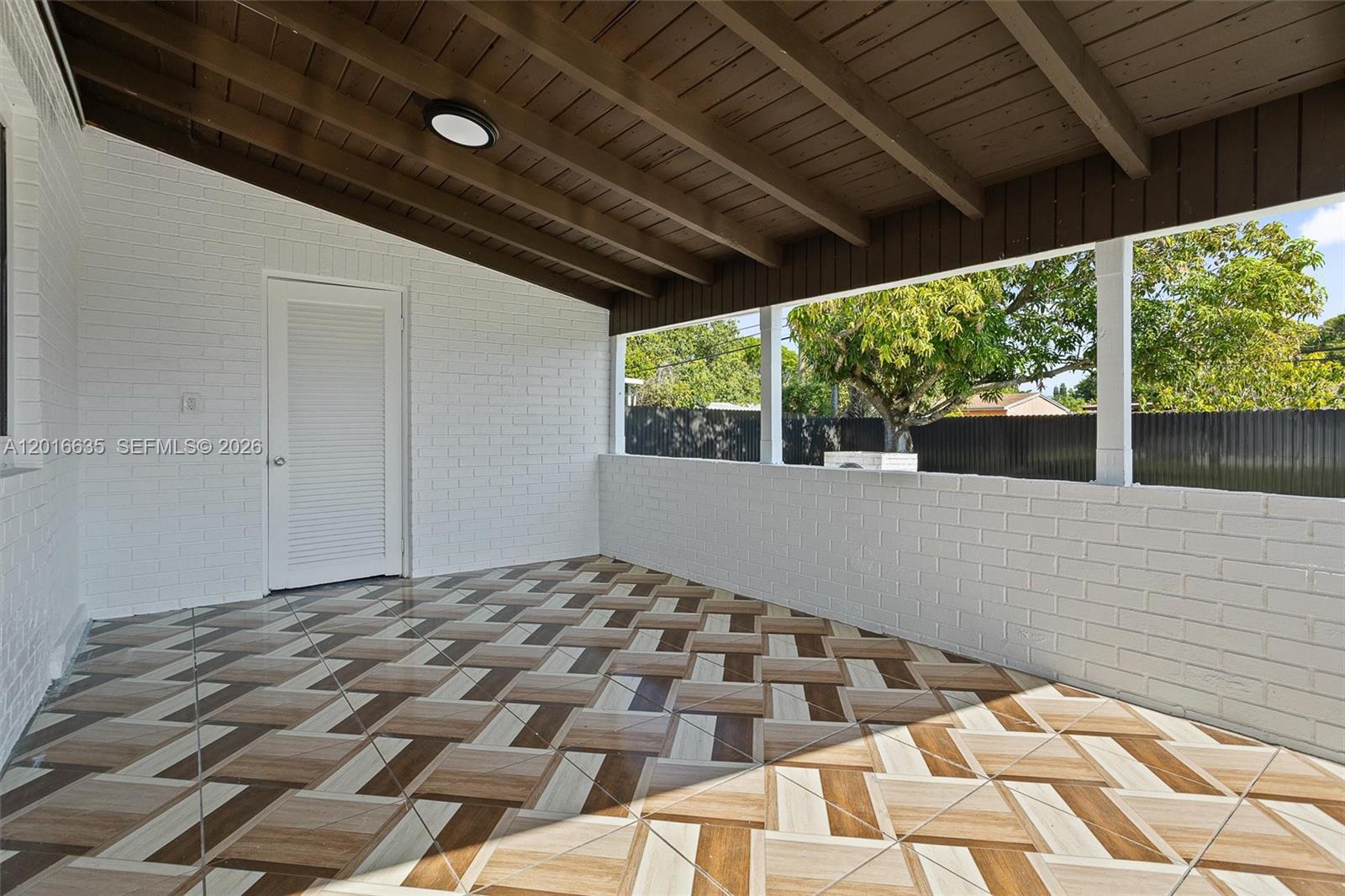 MYRTLE GROVE - Residential