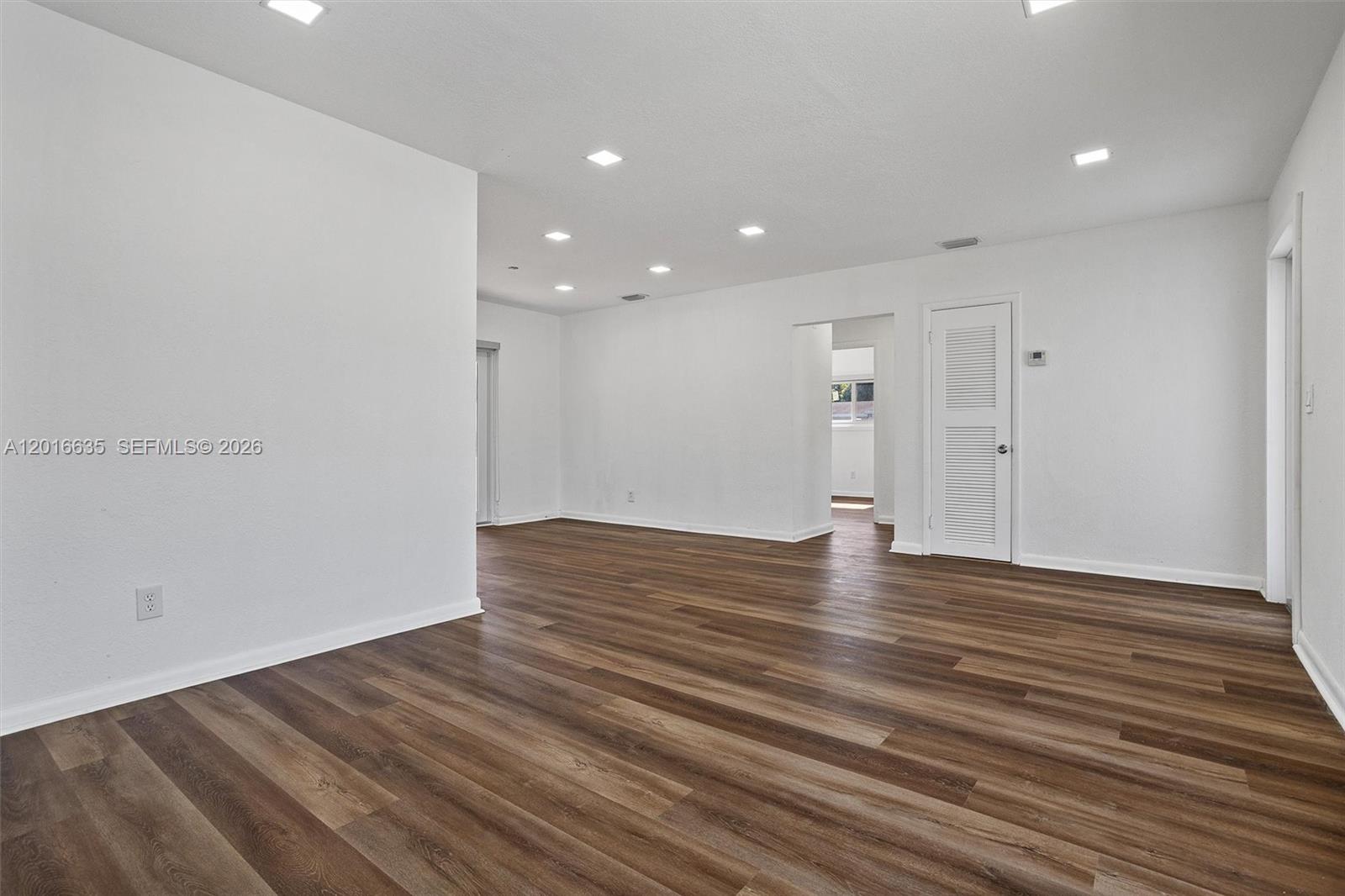 MYRTLE GROVE - Residential