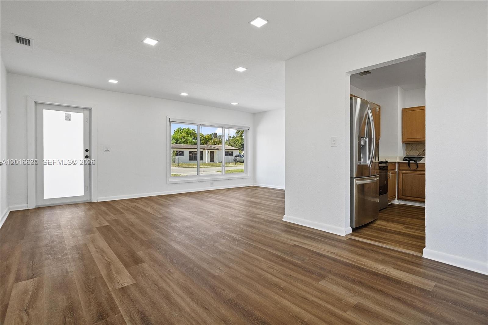 MYRTLE GROVE - Residential