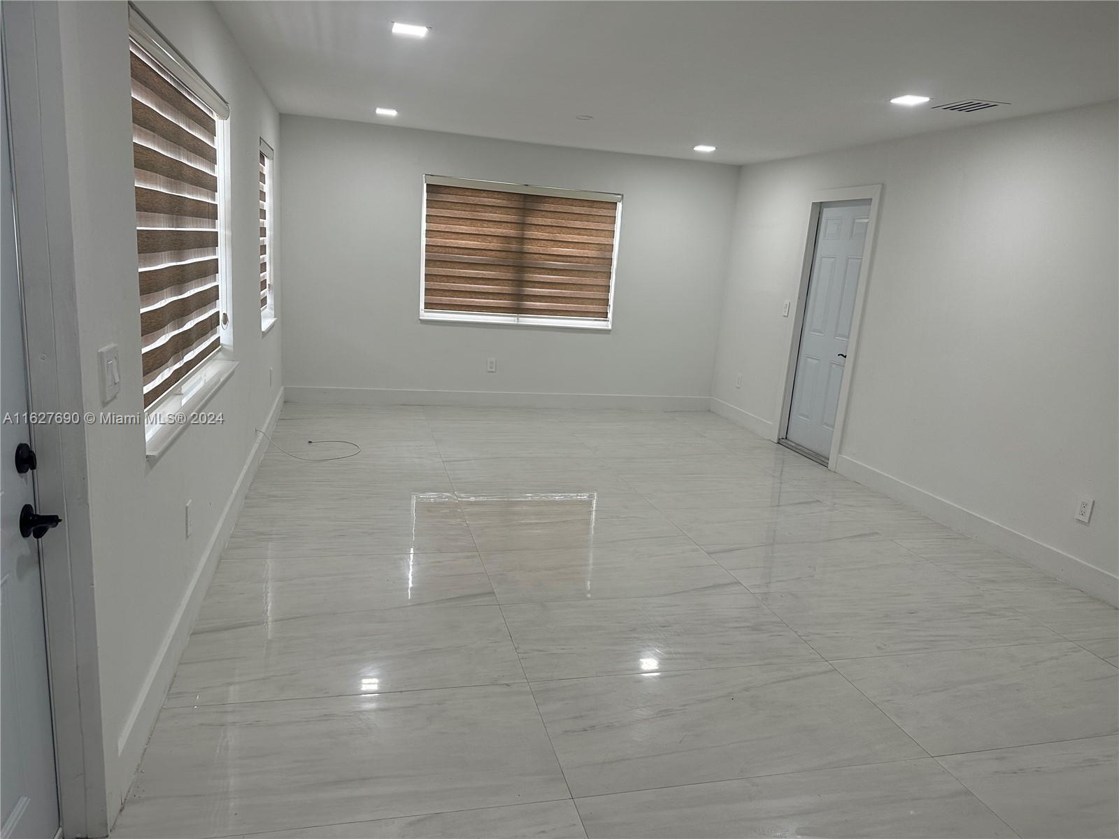 RIDGEWAY - Residential