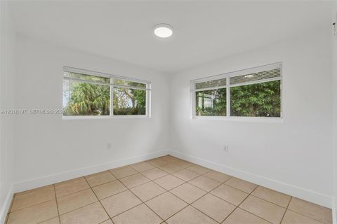 Tiny photo for 628 SW 8th Ave, Homestead, FL 33030 (MLS # A12018197)