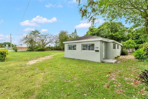 Tiny photo for 628 SW 8th Ave, Homestead, FL 33030 (MLS # A12018197)