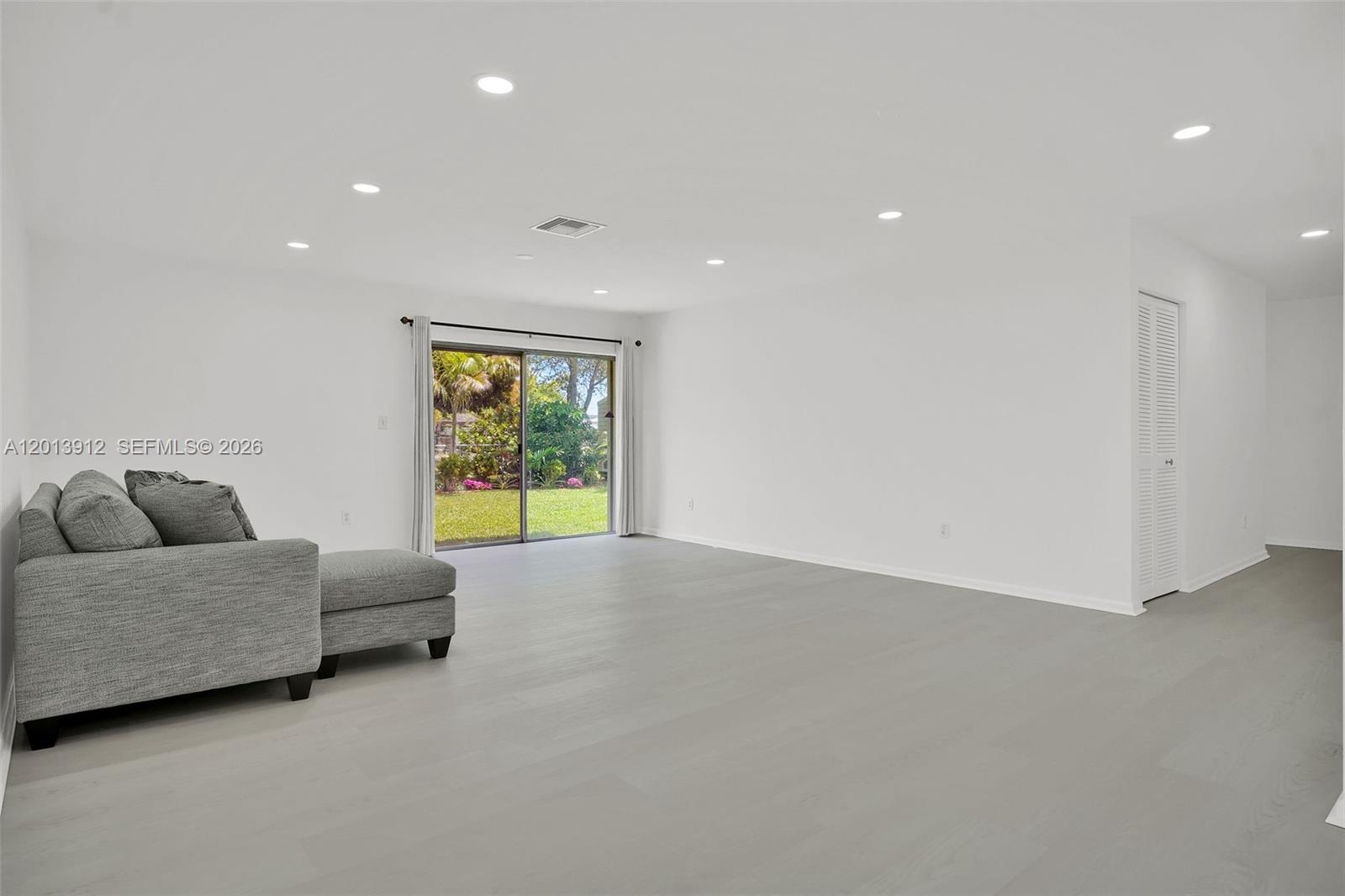 SOUTHERN ESTATES 9TH ADDN - Residential