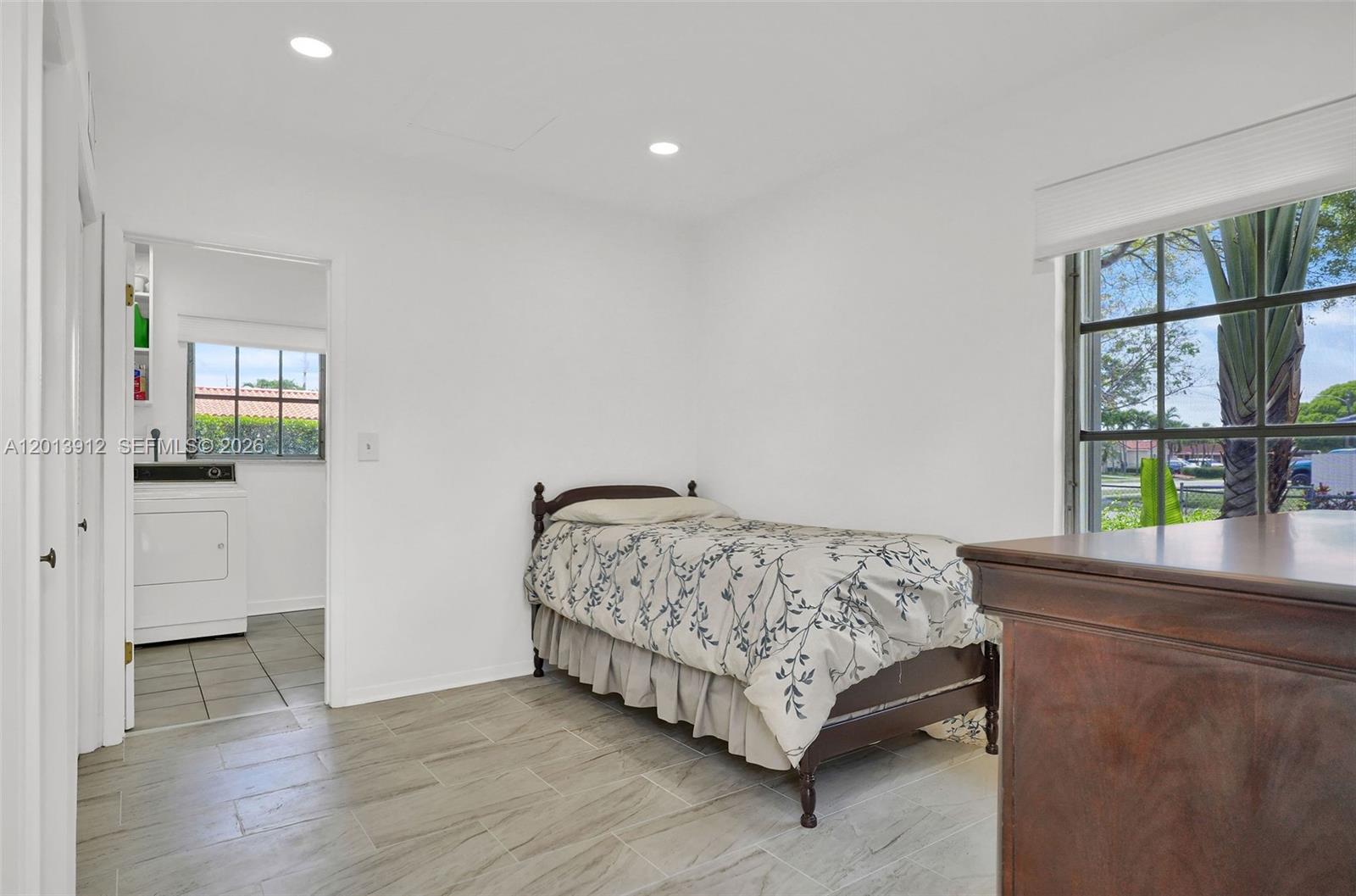 SOUTHERN ESTATES 9TH ADDN - Residential
