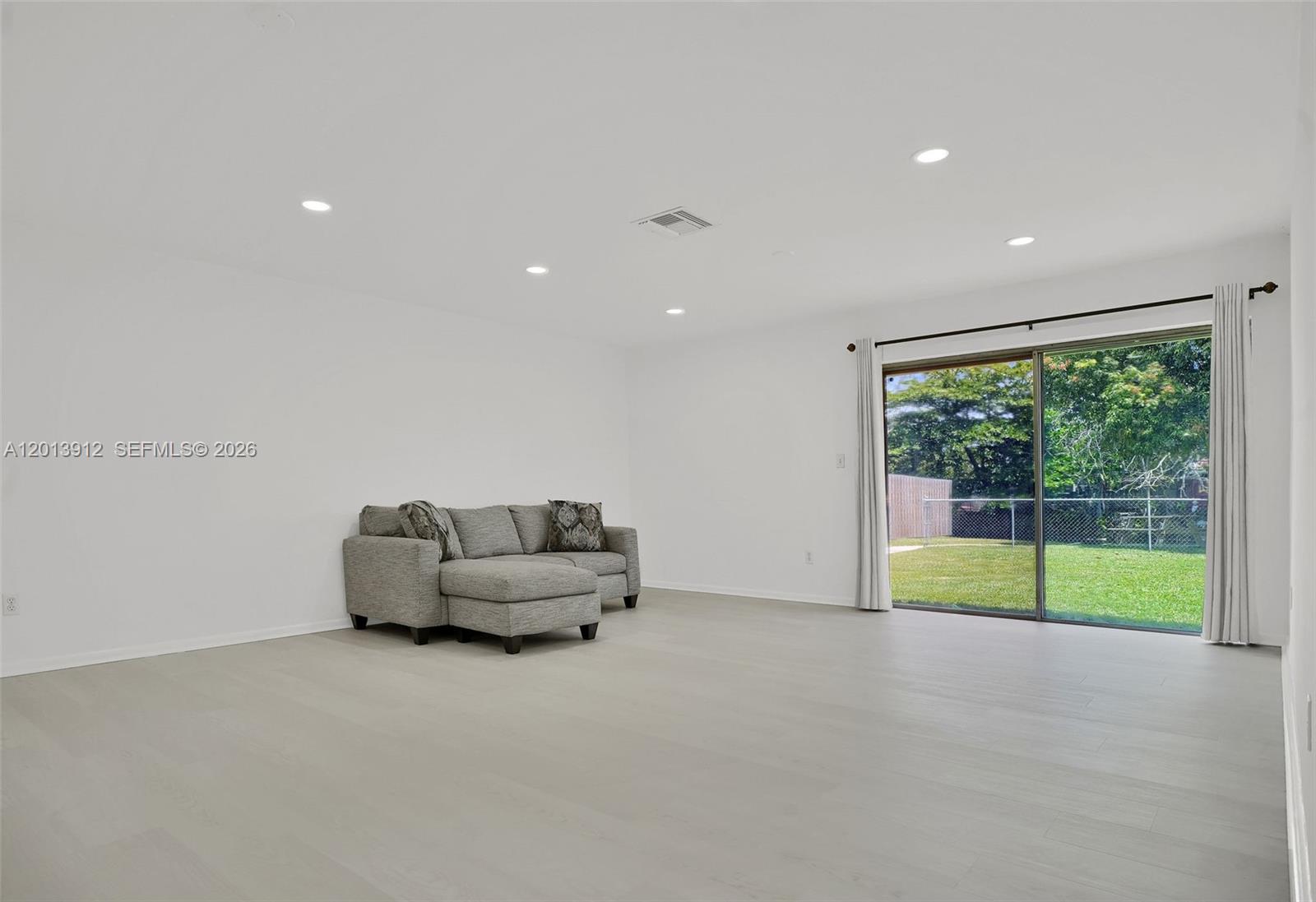 SOUTHERN ESTATES 9TH ADDN - Residential