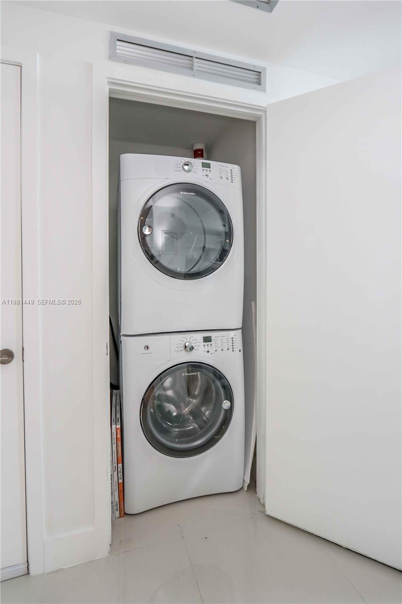 BISCAYNE BEACH CONDO - Residential