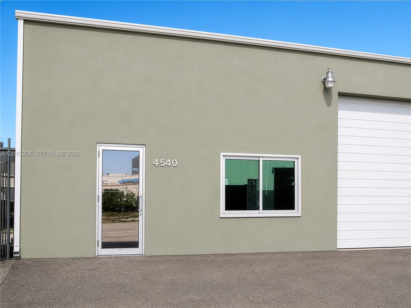 4530 NE 6th Ave 4540