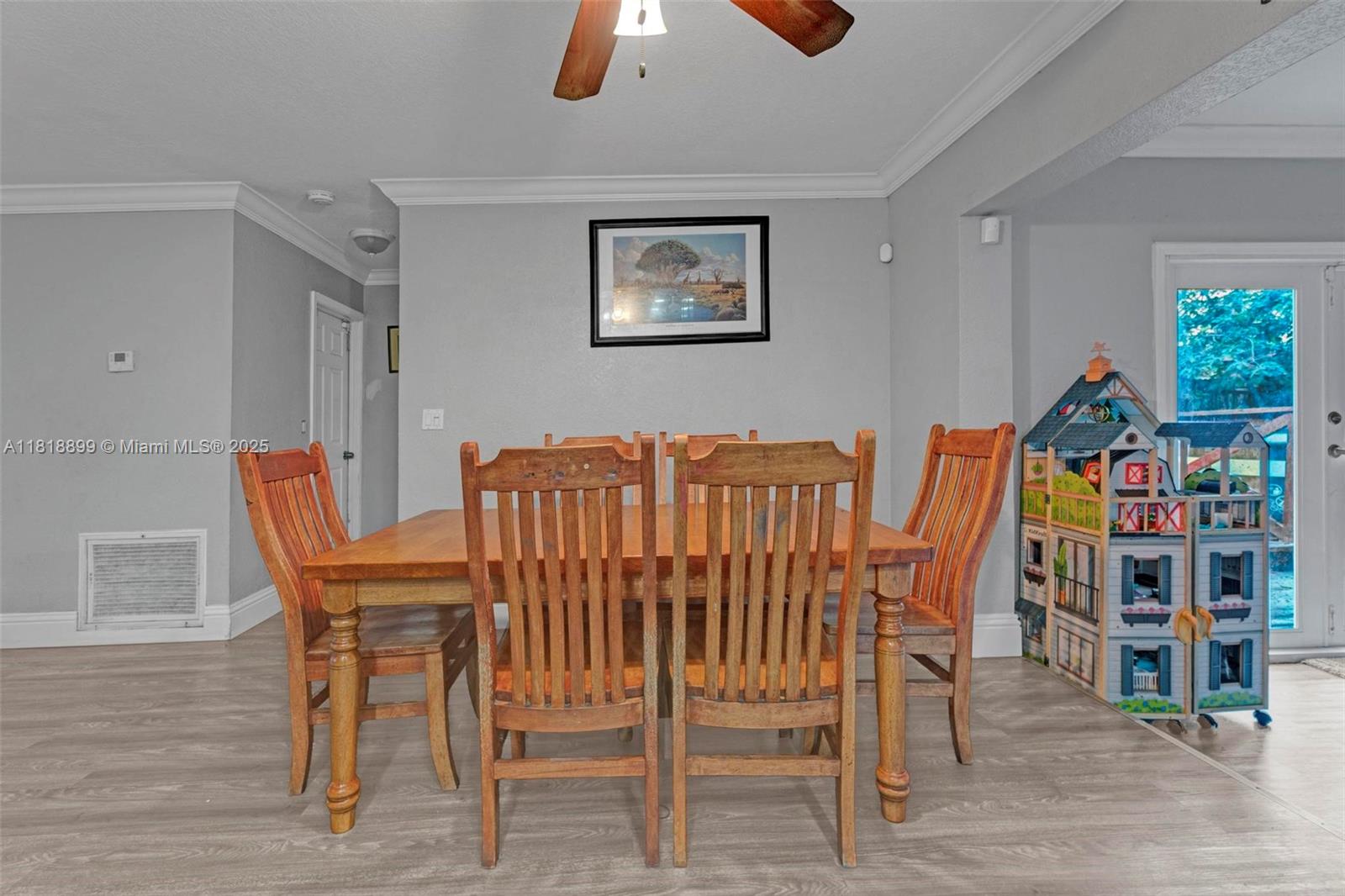 SHOREWOOD - Residential