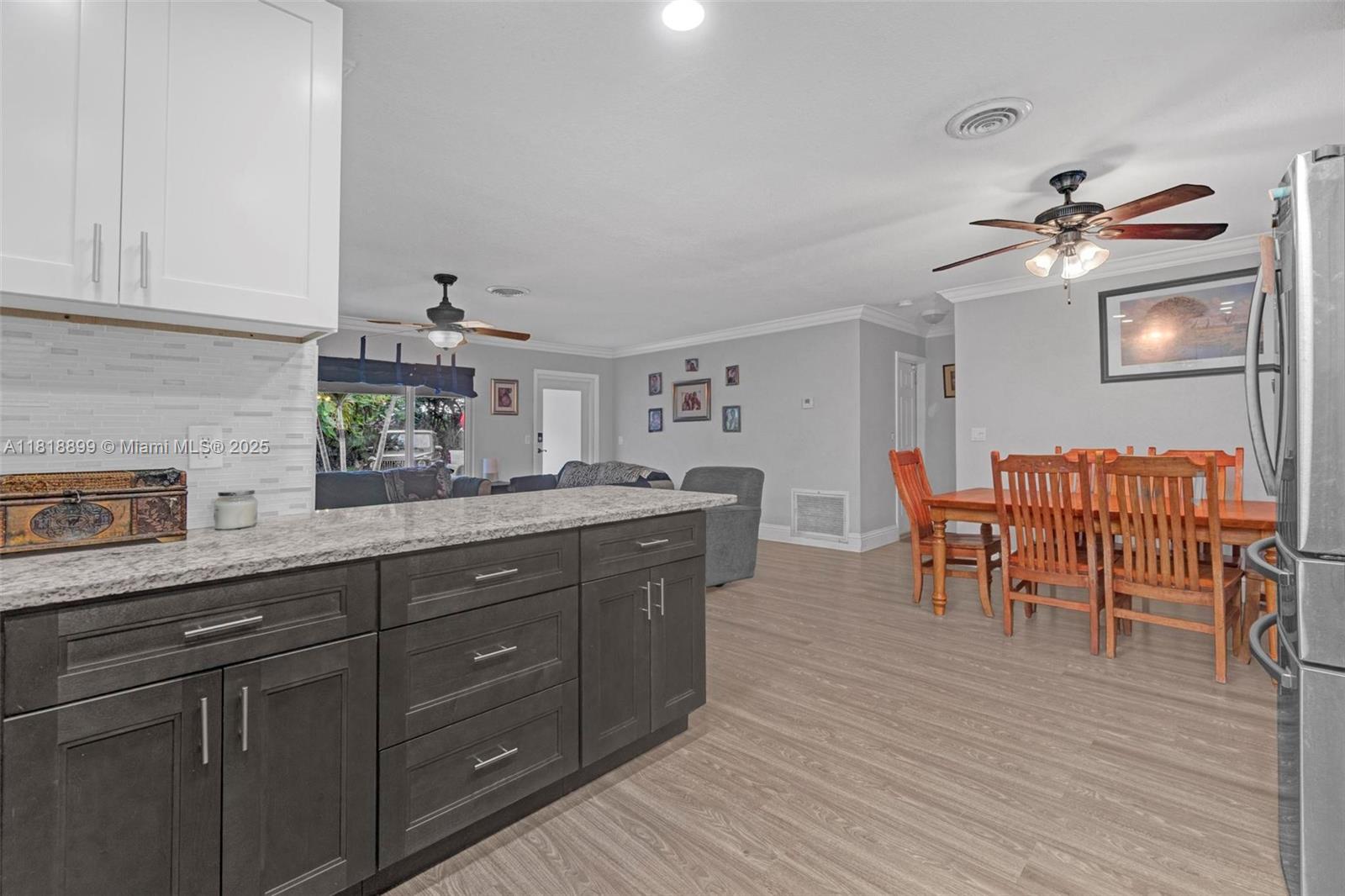 SHOREWOOD - Residential