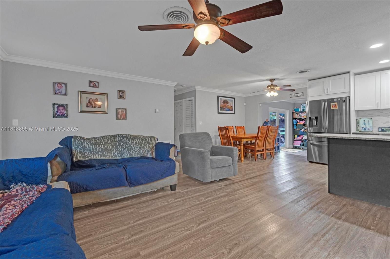 SHOREWOOD - Residential