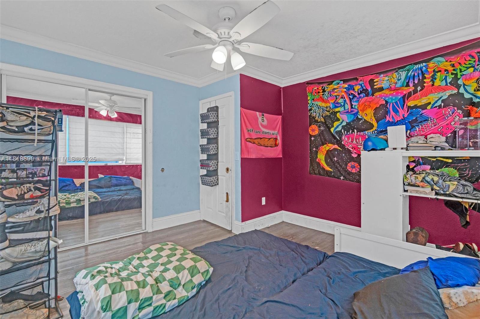 SHOREWOOD - Residential