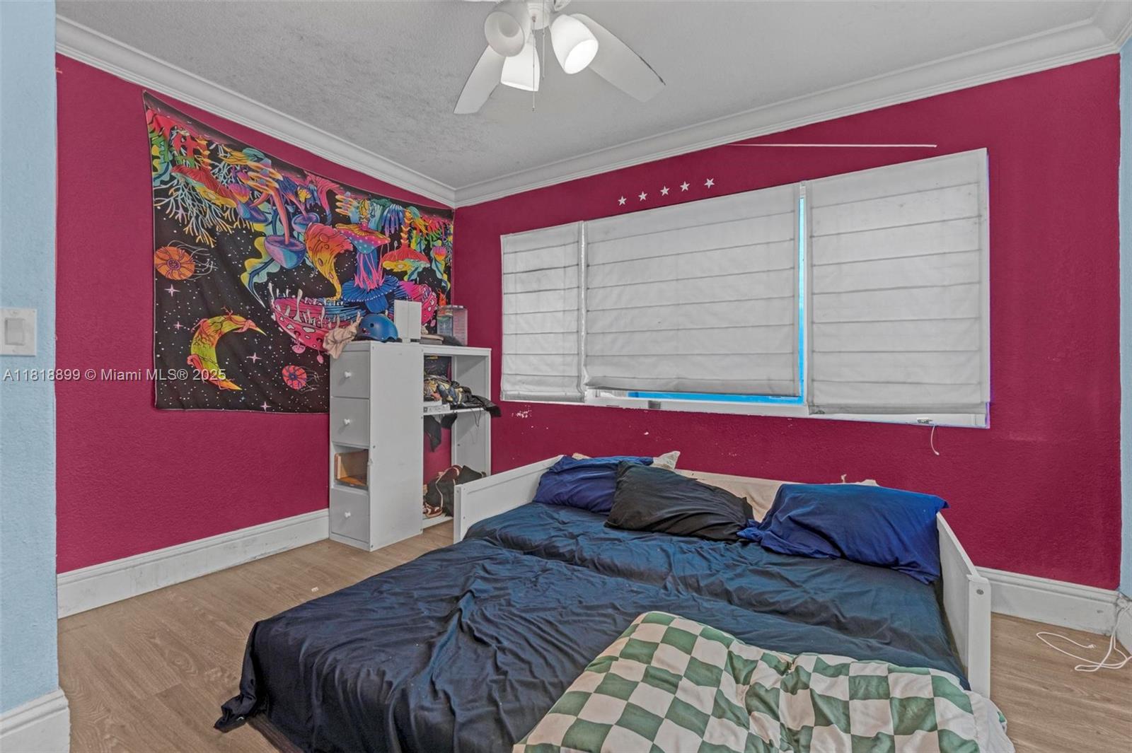 SHOREWOOD - Residential