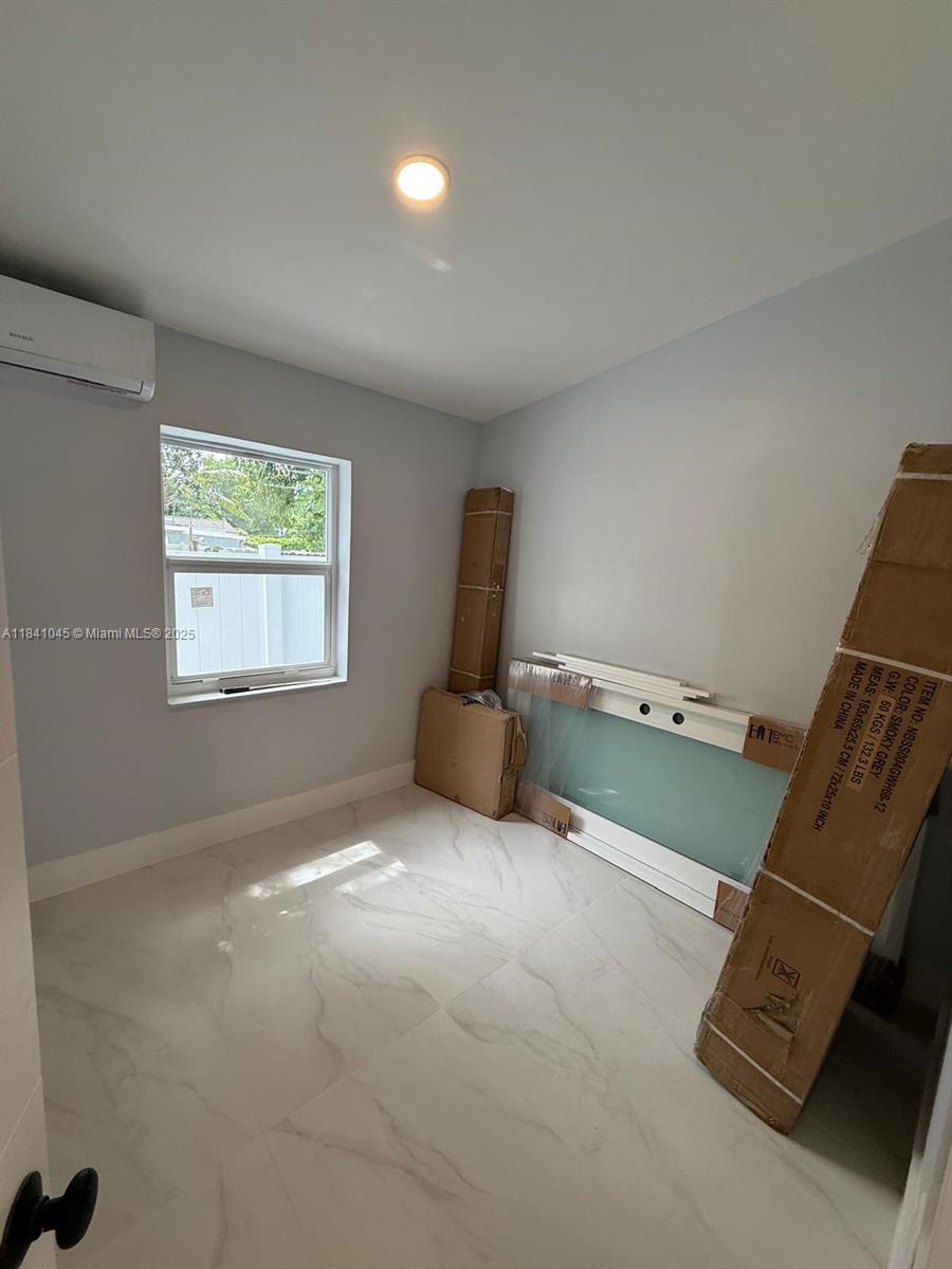 HOLLYWOOD BEACH HEIGHTS S - Residential Lease