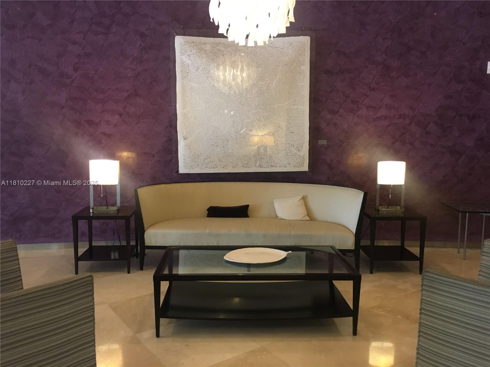 10275 Collins Ave 628