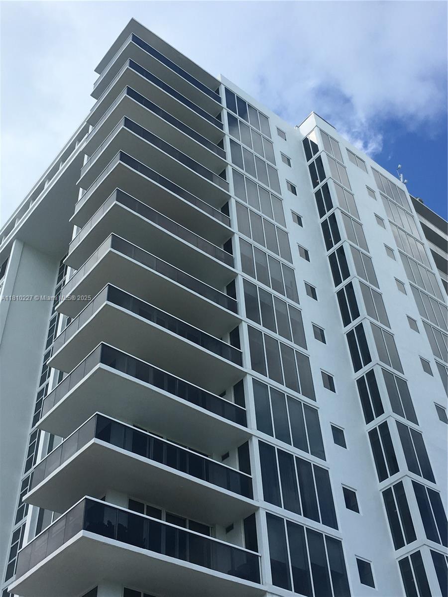 10275 Collins Ave 628, Bal Harbour, Miami-Dade County, Florida - 1 Bedrooms  
2 Bathrooms - 