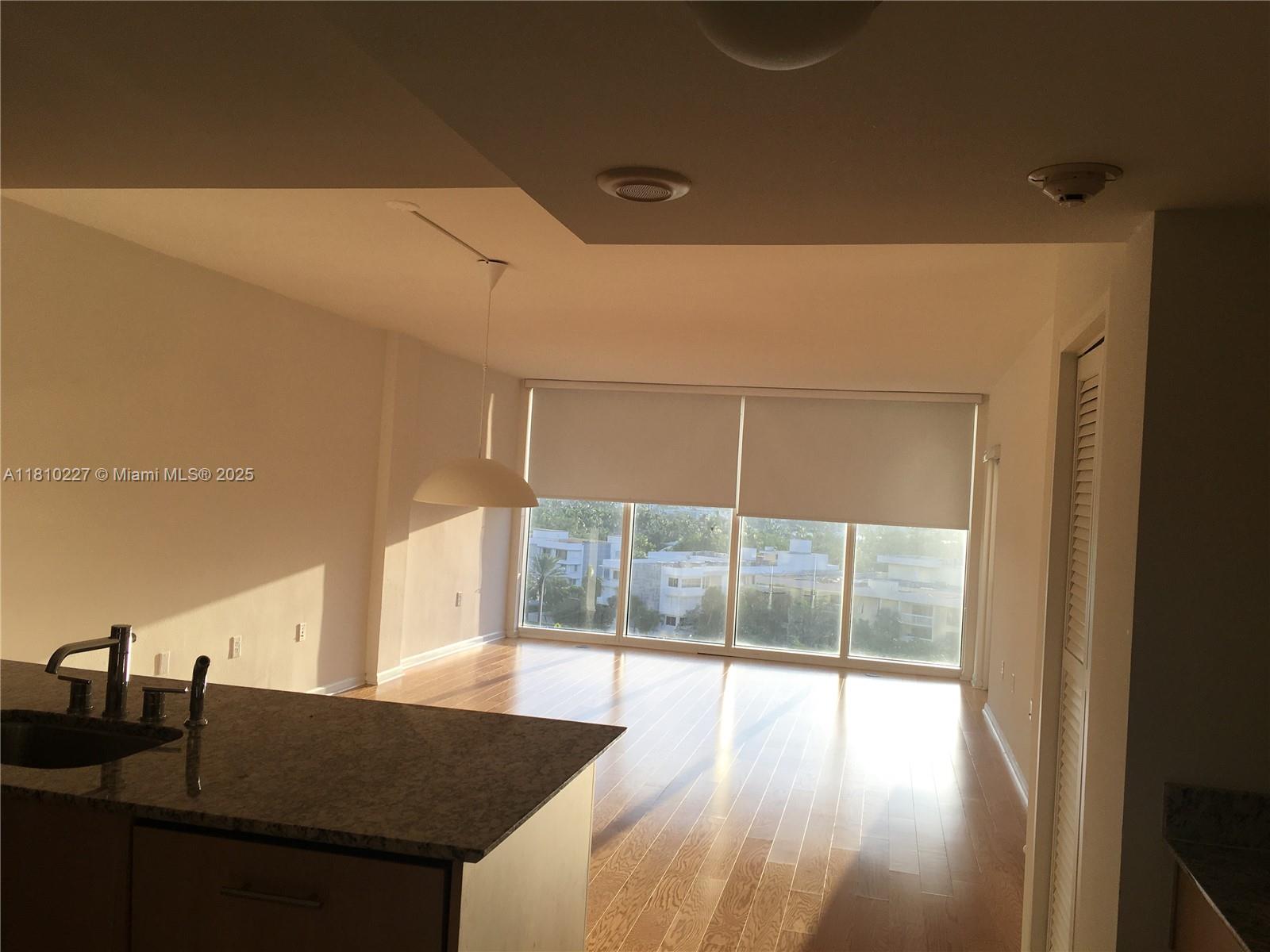 10275 Collins Ave 628