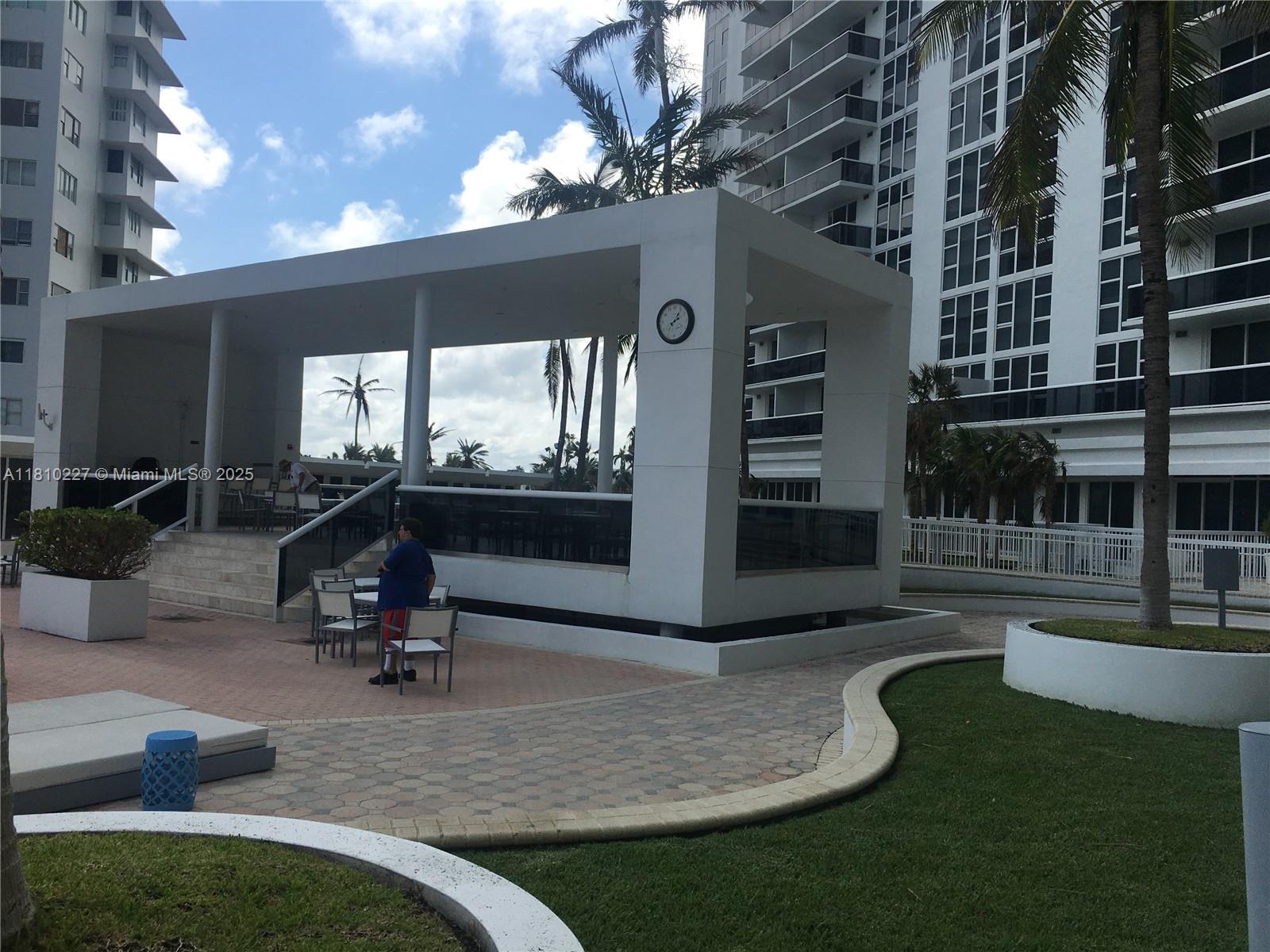 HARBOUR HOUSE - Residential