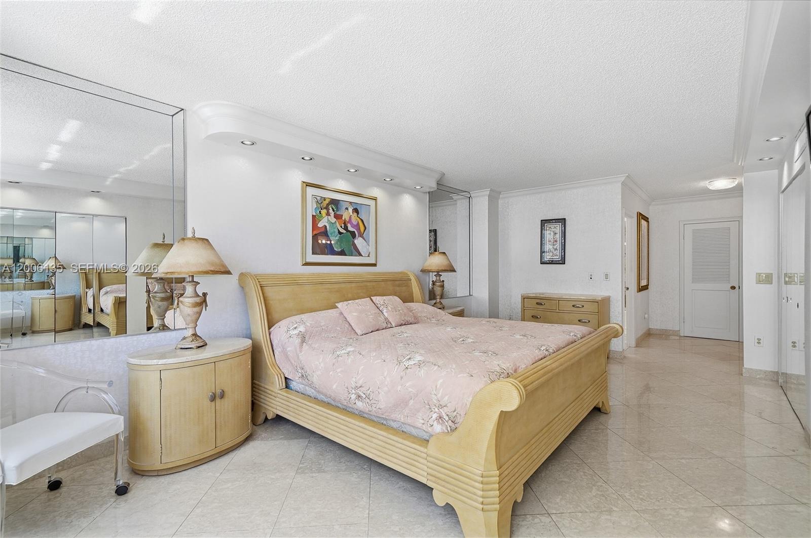 BALMORAL CONDO - Residential