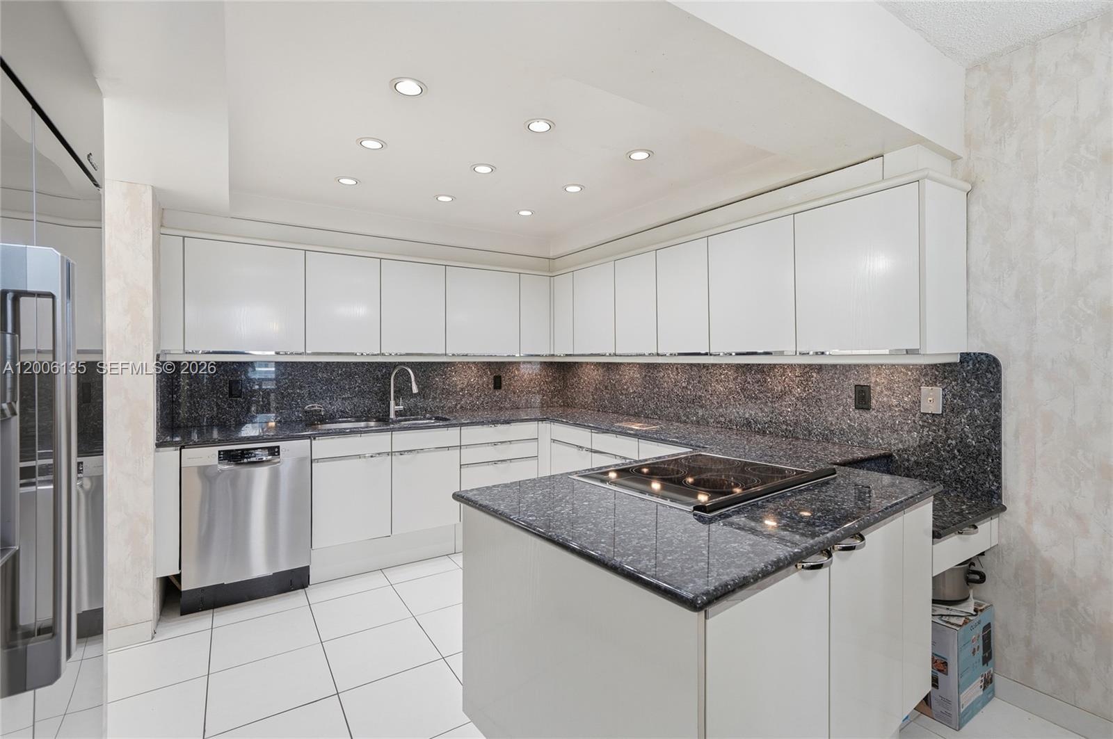 BALMORAL CONDO - Residential