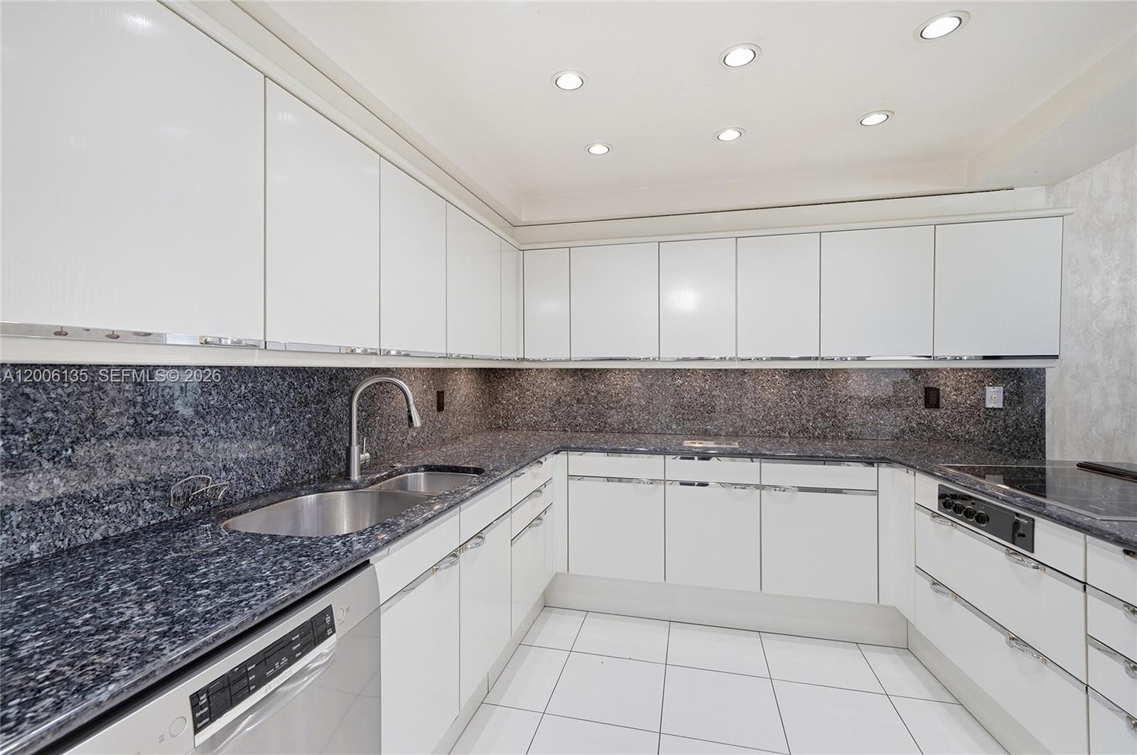 BALMORAL CONDO - Residential