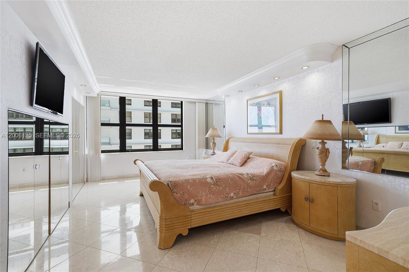 BALMORAL CONDO - Residential