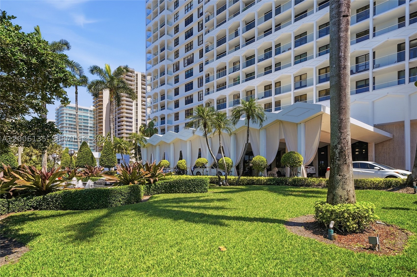 9801 Collins Ave 14D