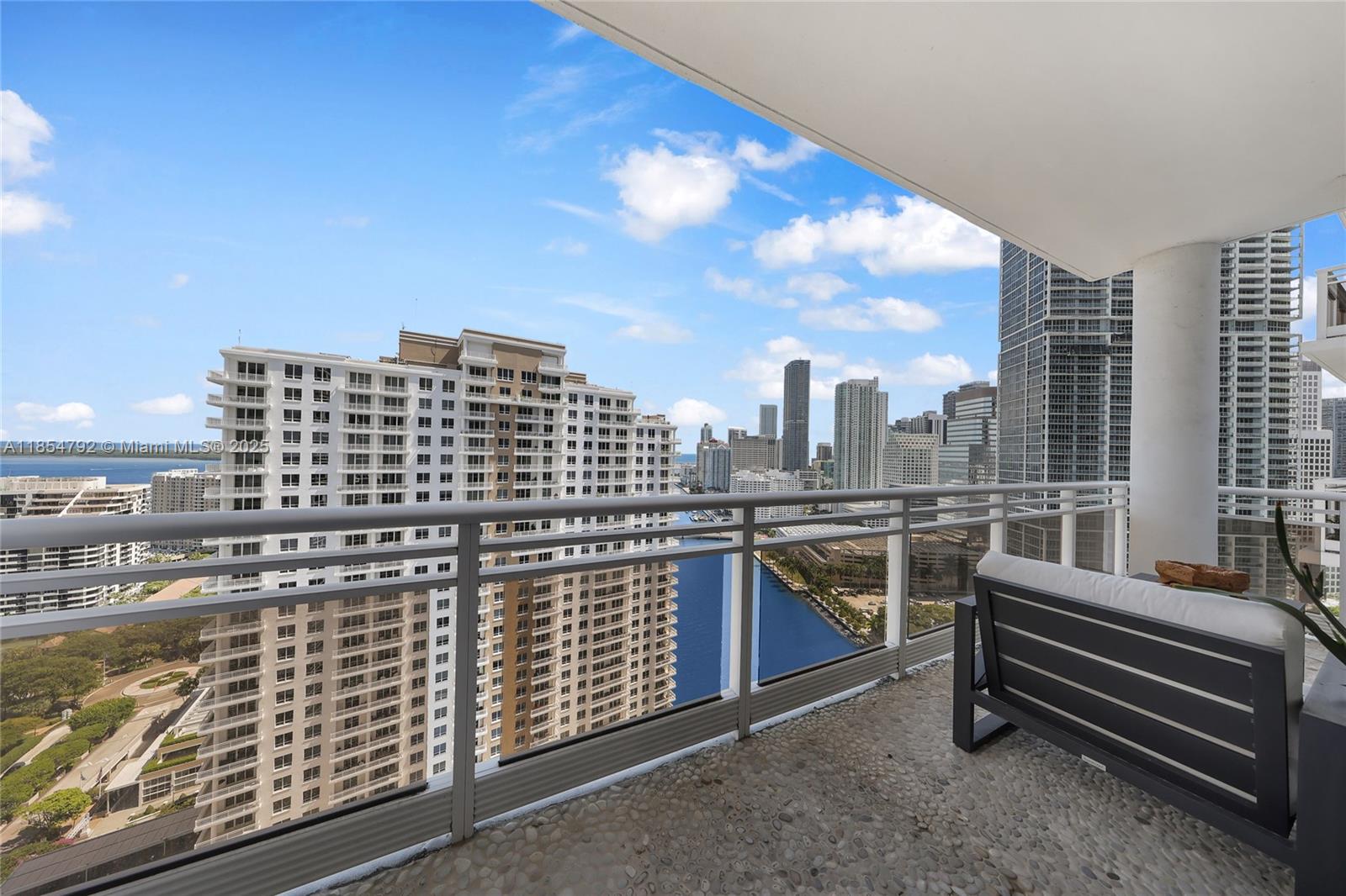 CARBONELL CONDO - Residential
