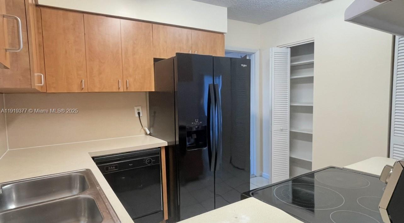 OAKWOOD HILLS - Residential Lease