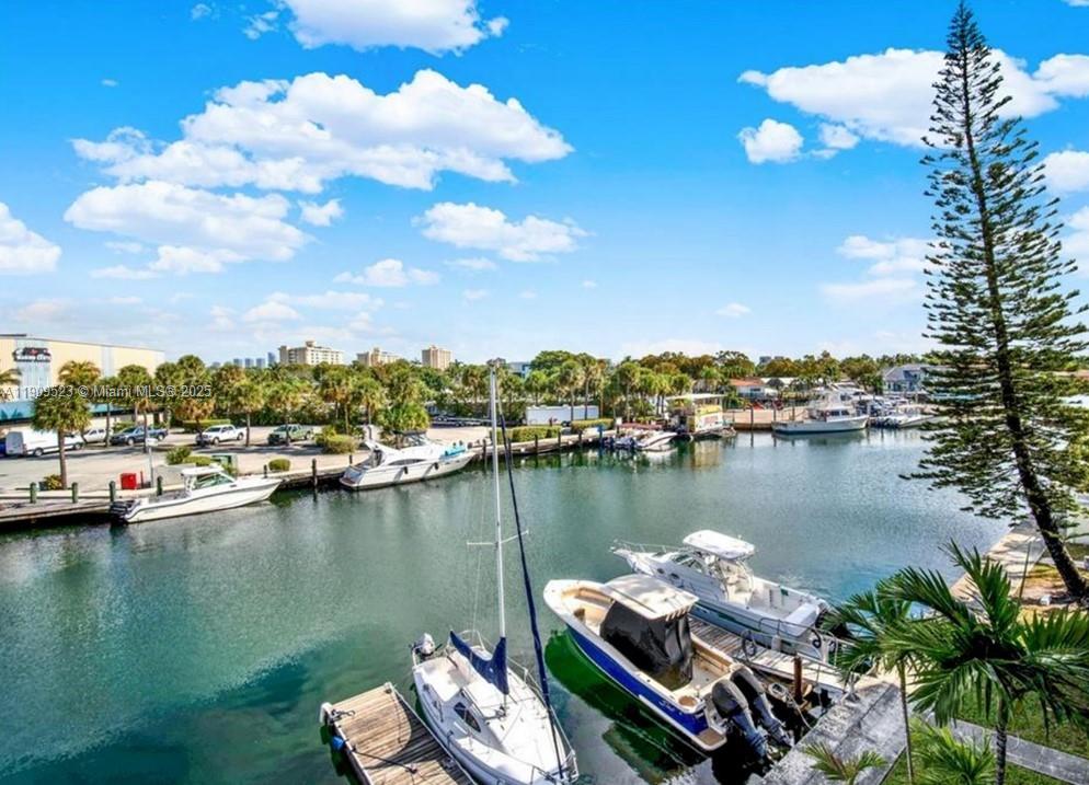 KEYSTONE HARBOR CLUB COND - Residential